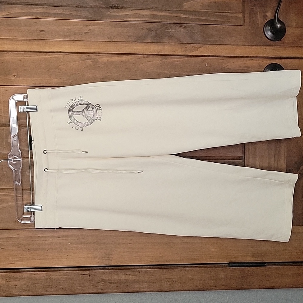 BCBG MAXAZRIA Cropped logo sweatpants NWT!!